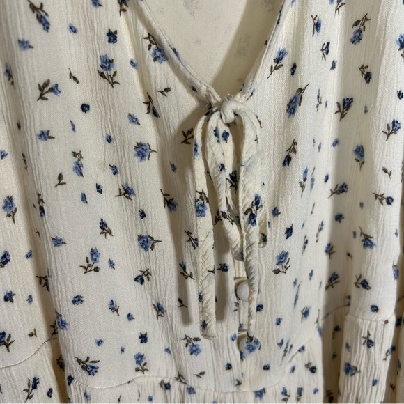 AMERICAN EAGLE FLOWER SUNDRESS WITH BUTTON AND TIE NECKLINE DETAILING - Picture 11 of 13